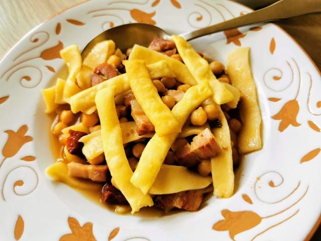 Fried-sagne-and-chickpeas-recipe-from-Abruzzo